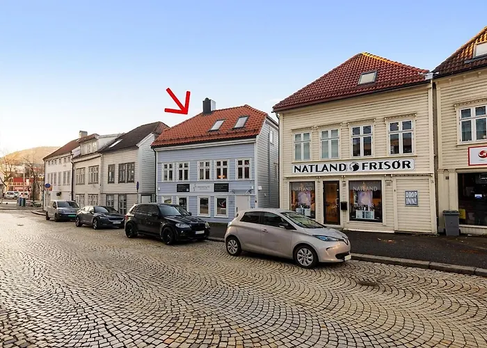 Apartment In The Middle Of In A Real Bergenshus From The 18th Century Bergen